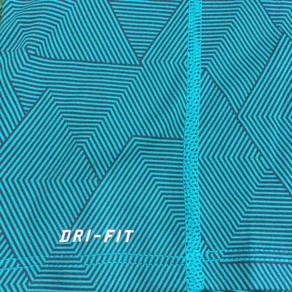 Men's Nike tee Dri fit stay cool - Picture 2 of 4